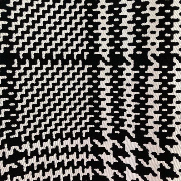 White House Black Market houndstooth lined  straight skirt size 0 - Picture 3 of 8